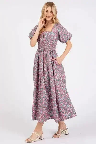 Robe mi-longue à encolure carrée smockée, imprimé floral et manches bouffantes - Femstylo