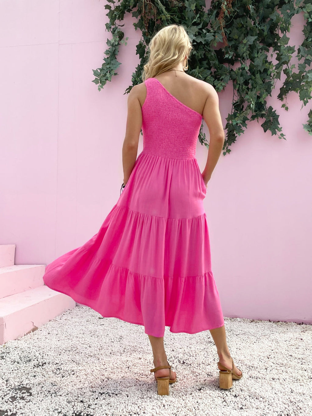Robe Longue d'Été Sans Manches à Épaule Dénudée et Smocks Élégante et Confortable Robe Légère