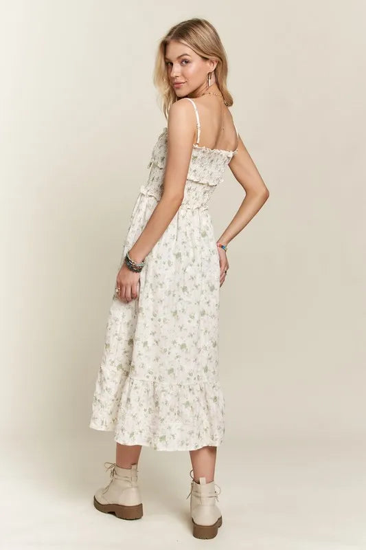Robe d'été pour femmes à encolure cœur, smockée et fleurie – Robe à fines bretelles fleurie et romantique avec encolure cœur et détails volantés pour les événements printaniers et estivaux