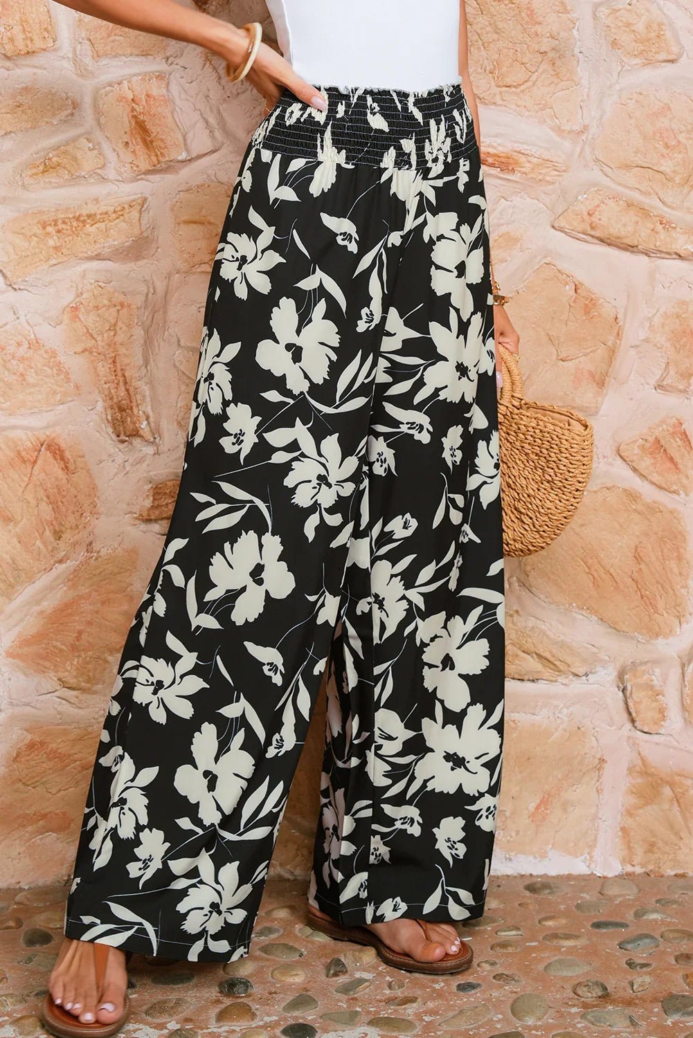 Pantalon ample bleu floral smocké à volants à la taille
