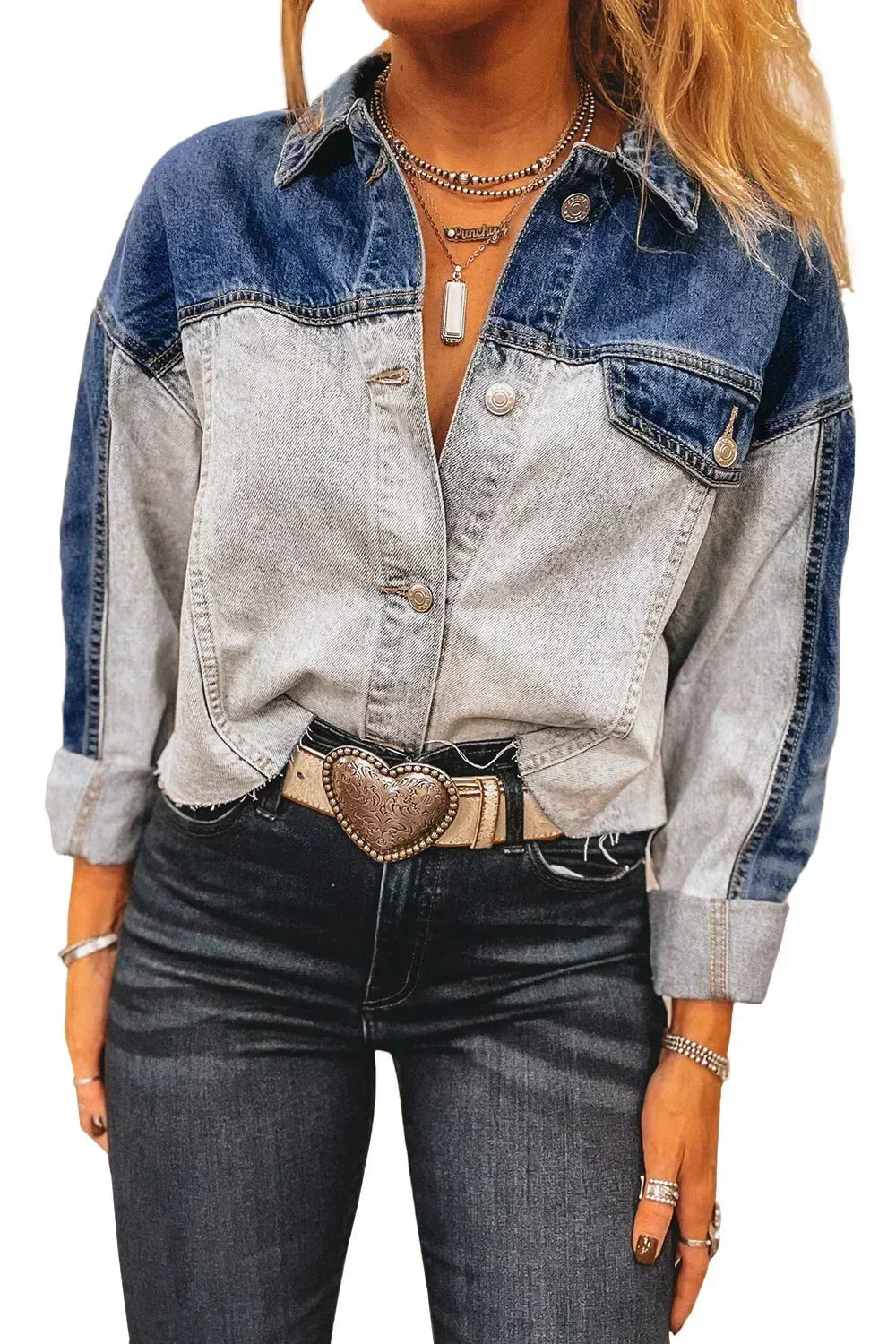 Veste en jean vieilli à rabat et patchwork bleu crépuscule