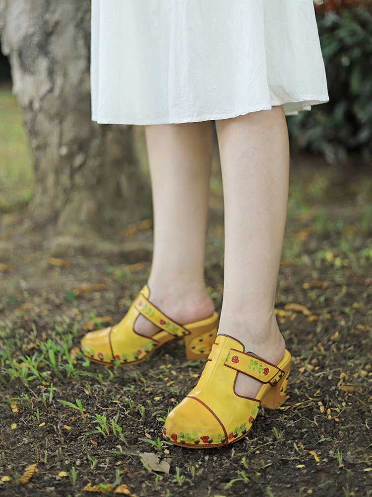 Chaussons Floraux Vintage Faits Main à Bout Rond