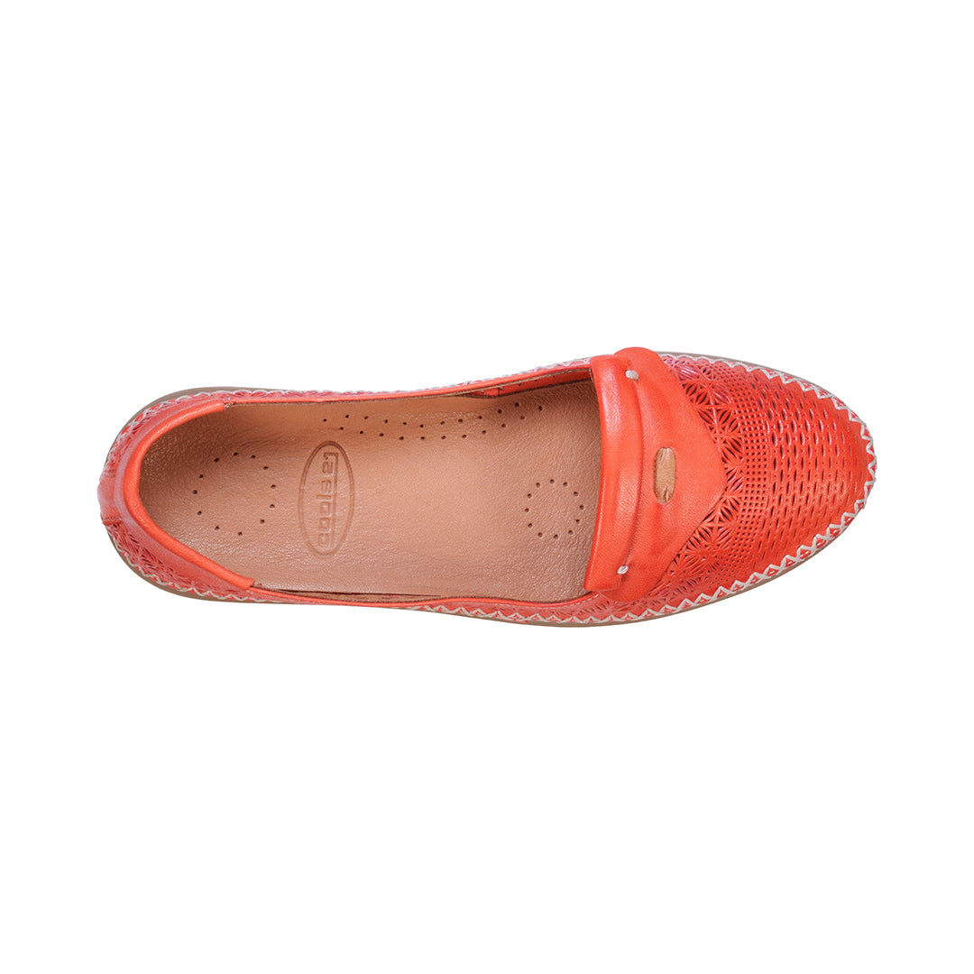 Ballerines en cuir perforé rouge gingembre