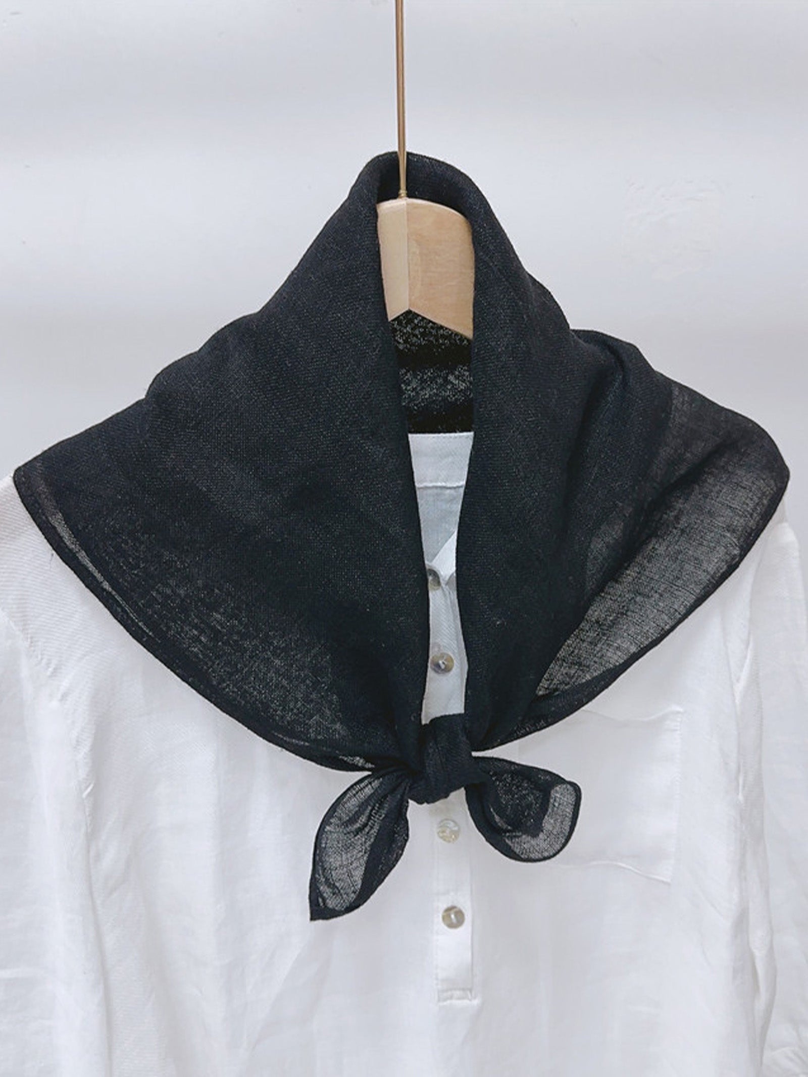 Foulard carré 100 % lin brodé main