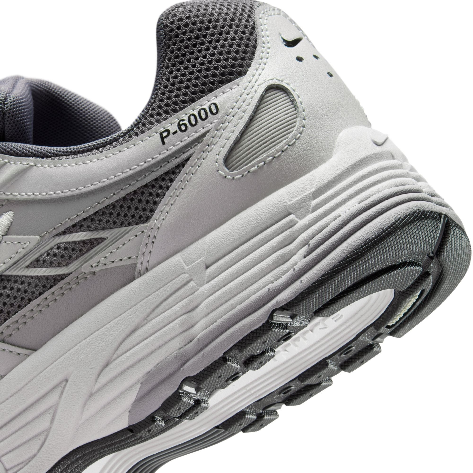 Nike Homme P-6000 - Gris atmosphère