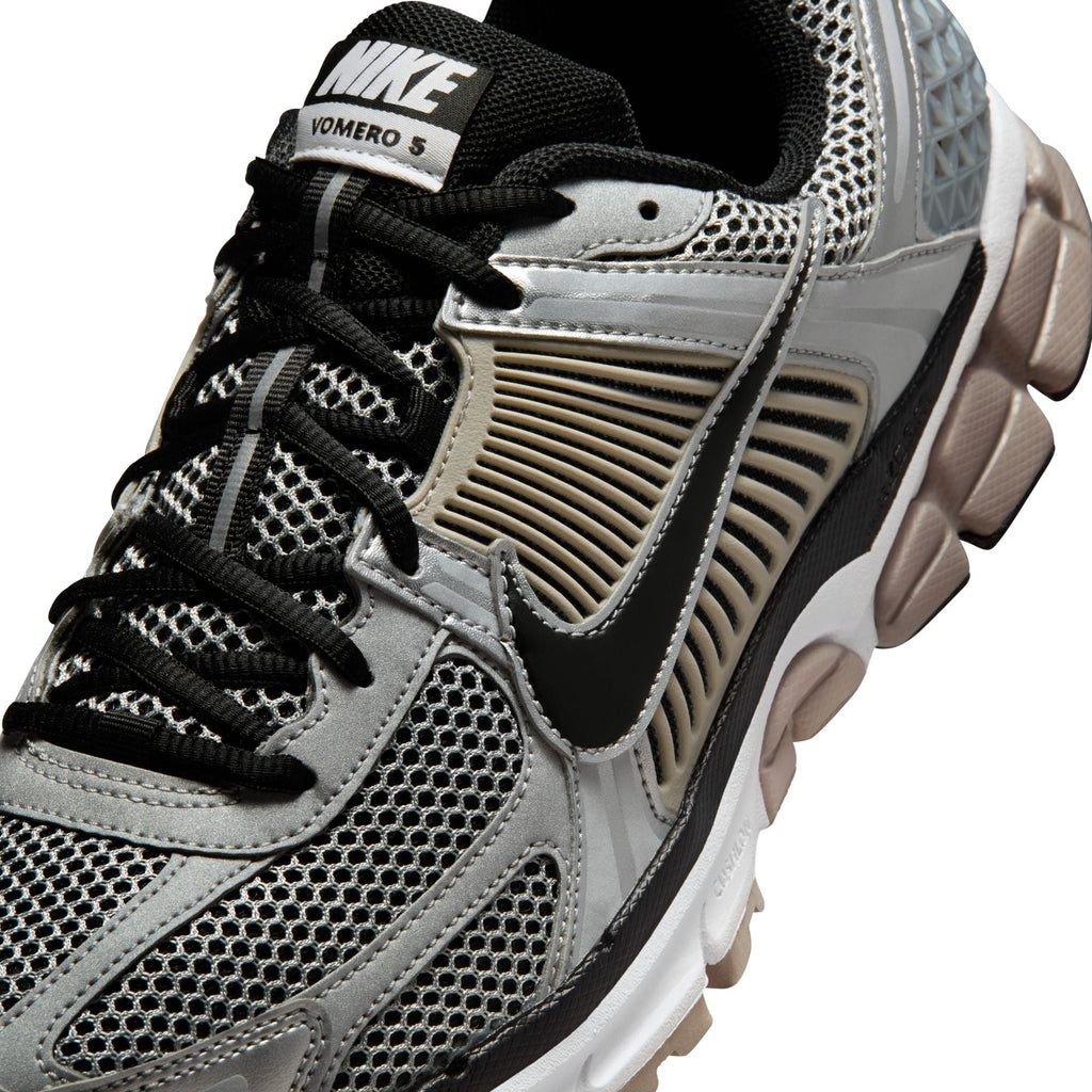 Nike Zoom Vomero 5 pour Homme - Argent Métallisé