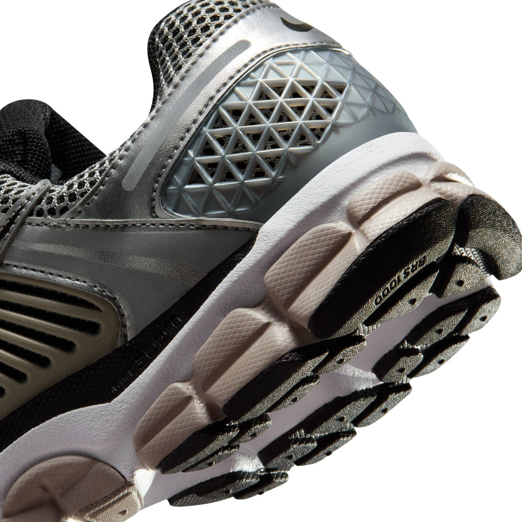 Nike Zoom Vomero 5 pour Homme - Argent Métallisé