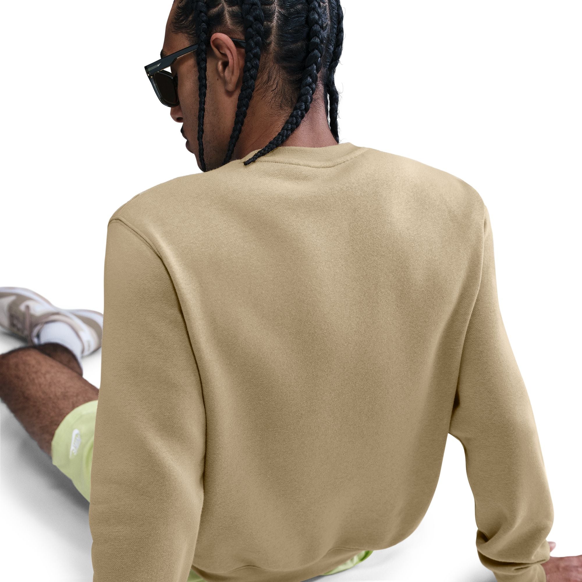Haut en molleton ras du cou Nike Club pour homme - Parachute Beige
