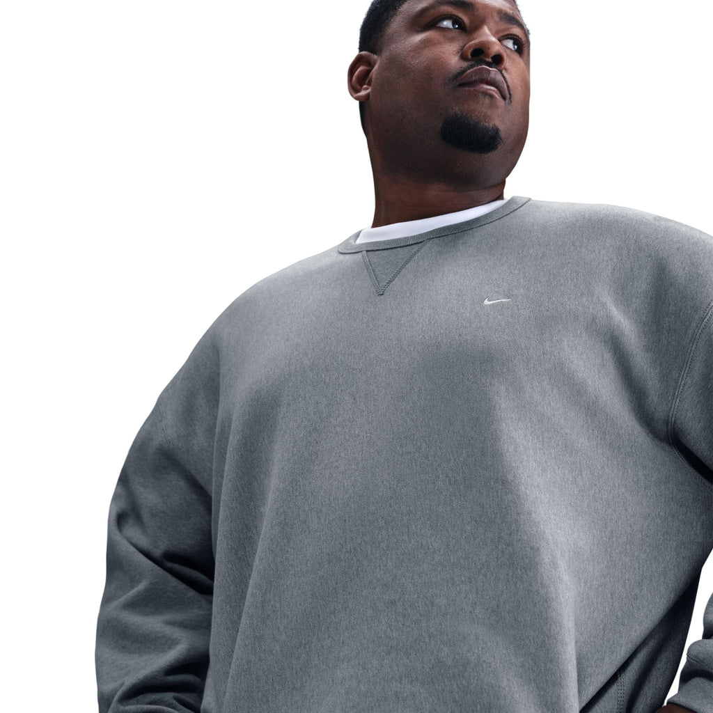 Nike Homme Col Rond Solo Swoosh Épais - Gris Foncé