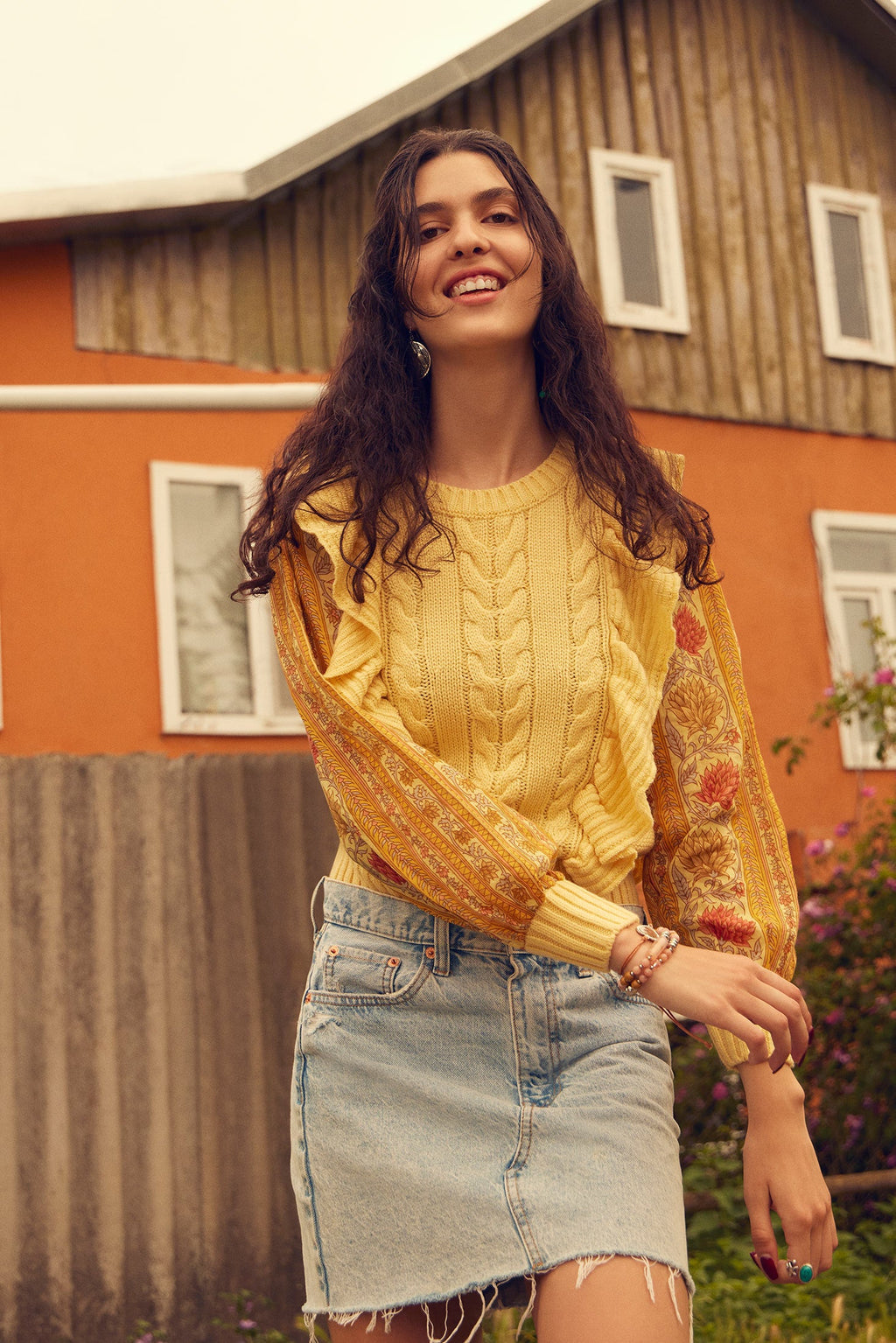 Pull Penelope à volants jaune soleil
