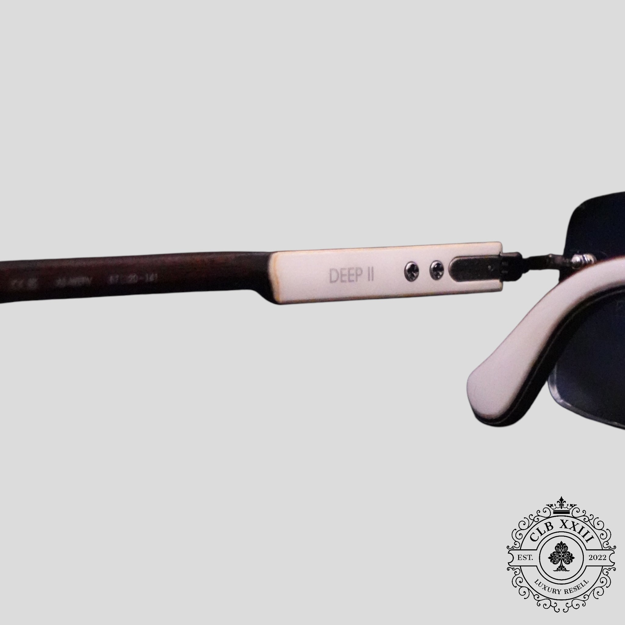 Lunettes de soleil Chrome Hearts Deep II en blanc/argent