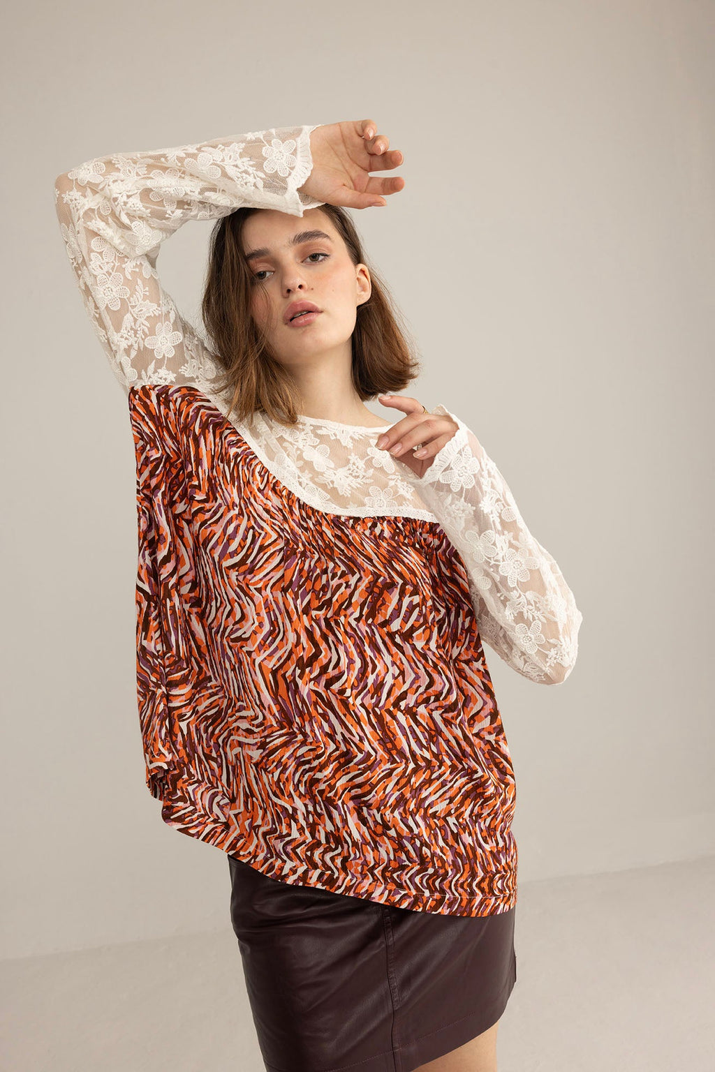 Haut en dentelle Tigerlily à imprimé multicolore