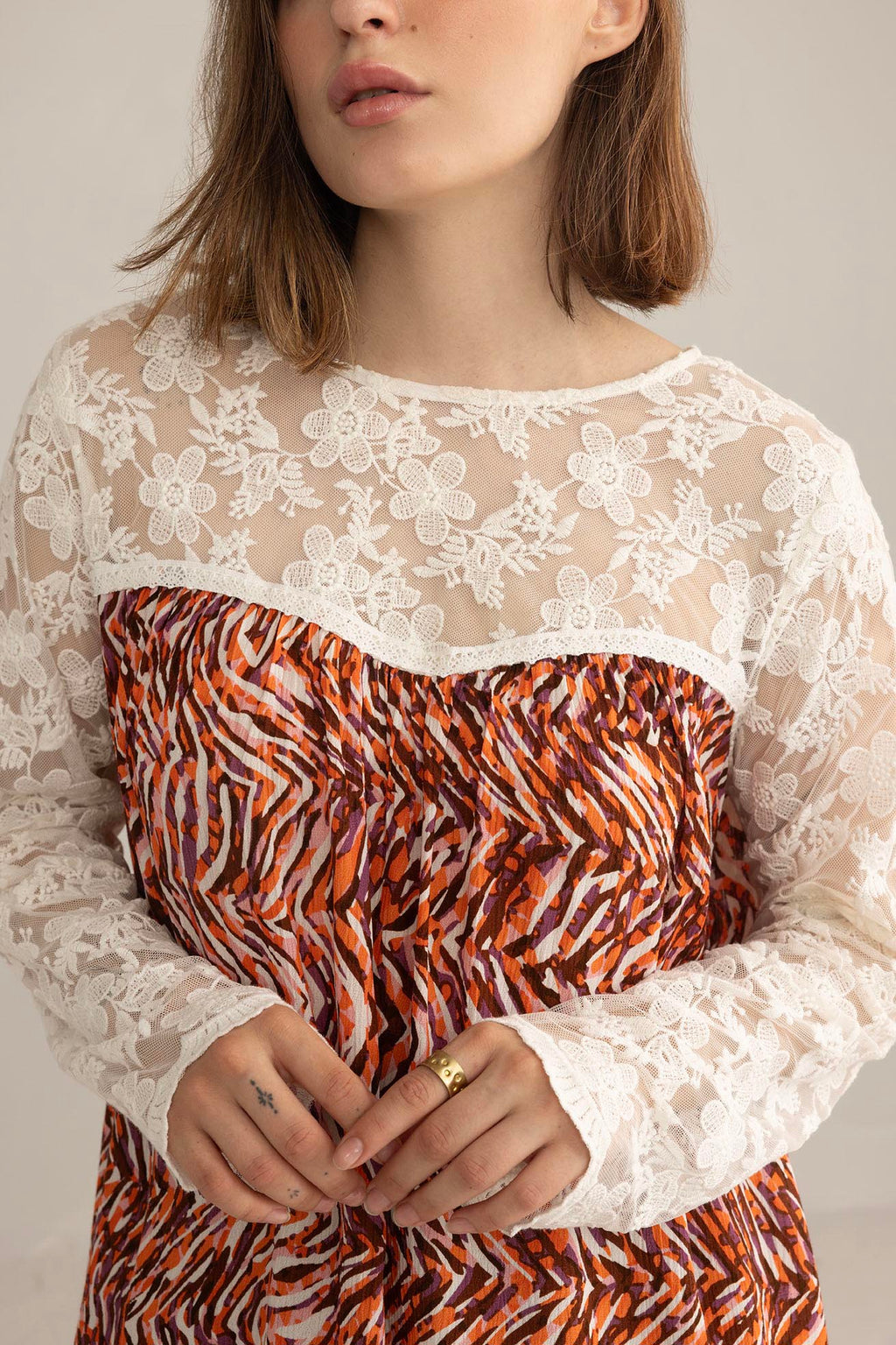 Haut en dentelle Tigerlily à imprimé multicolore