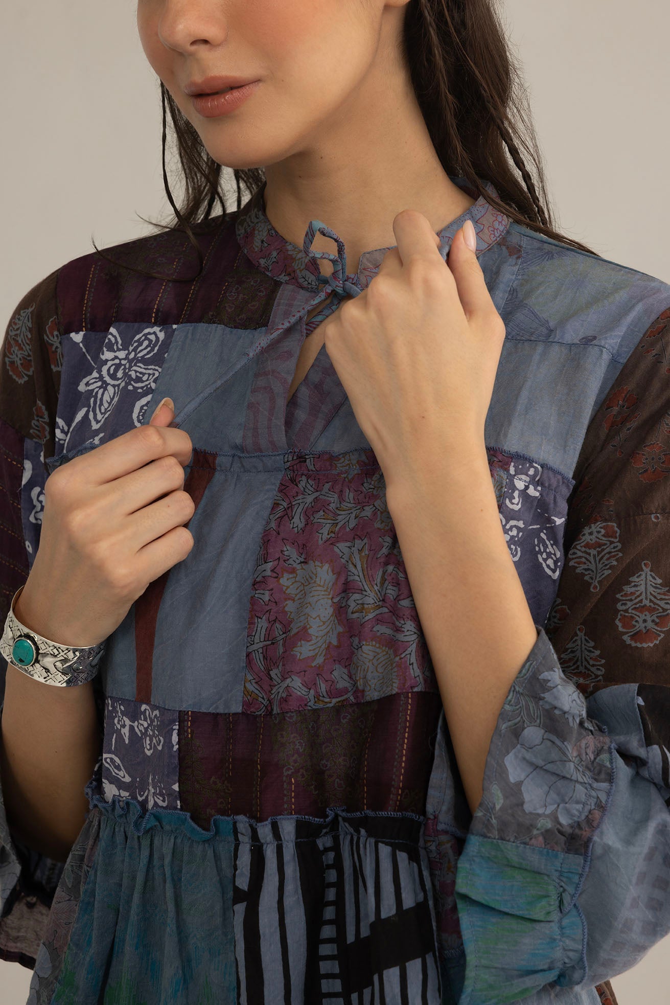 Haut patchwork Bohera motifs épicés entremêlés, coloris rouge caravane