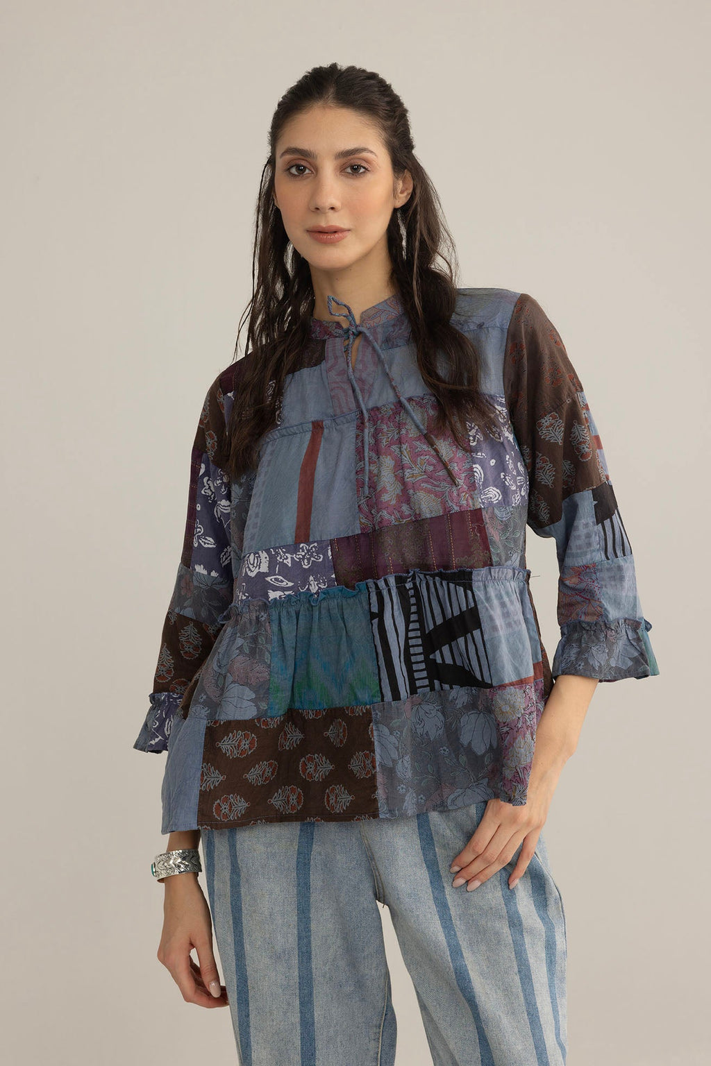 Haut patchwork Bohera motifs épicés entremêlés, coloris rouge caravane