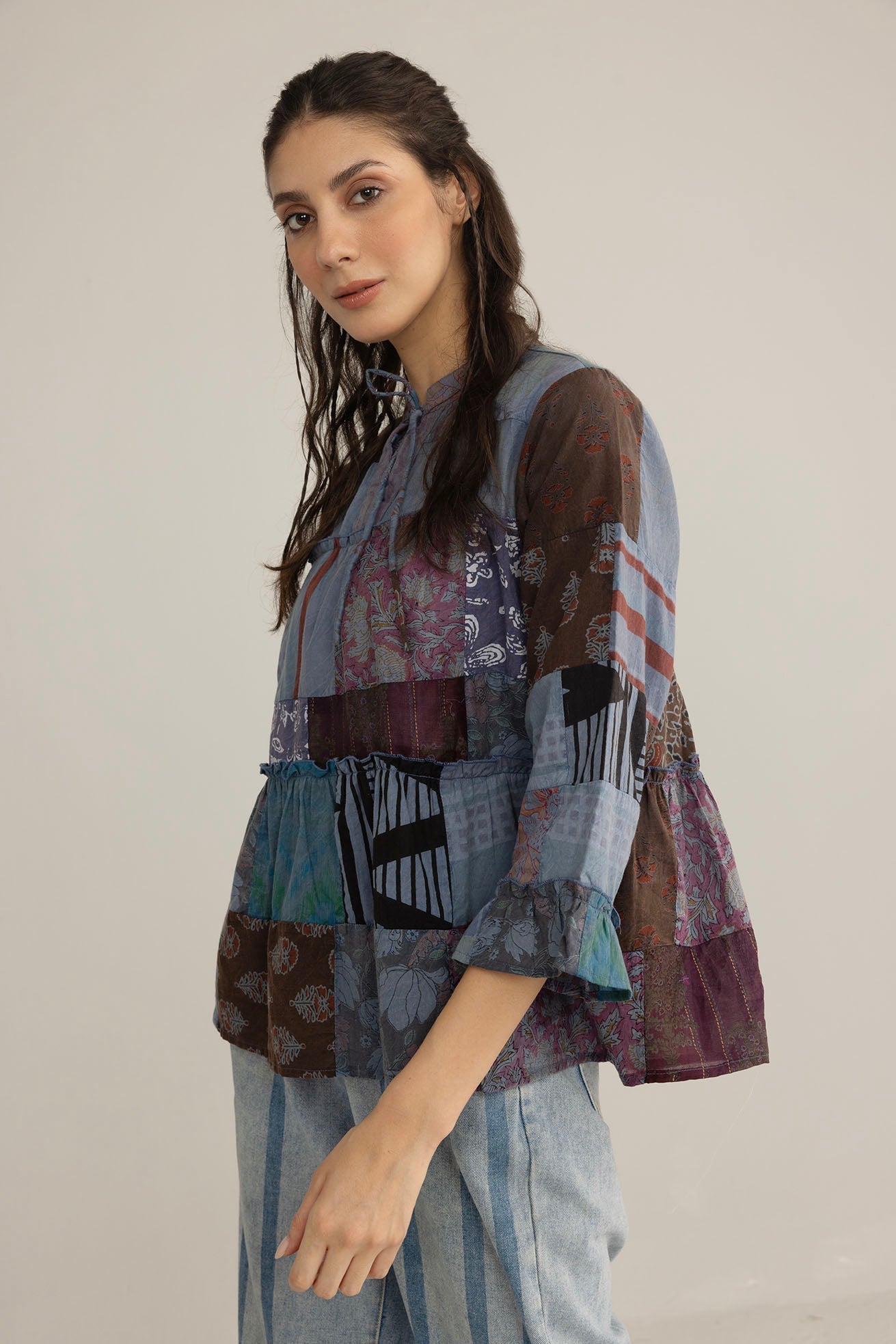 Haut patchwork Bohera motifs épicés entremêlés, coloris rouge caravane