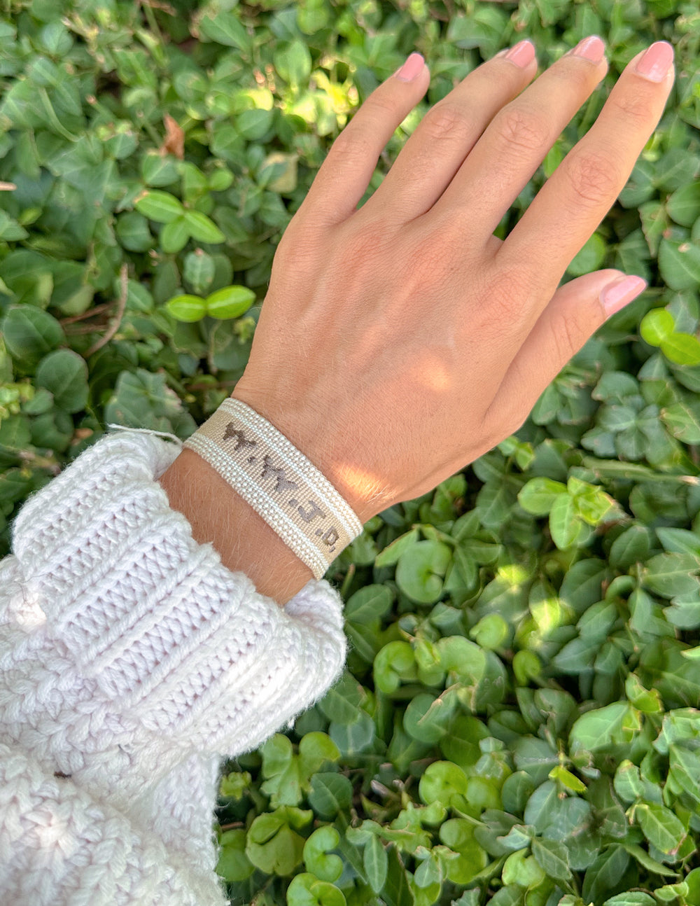 Bracelet brodé WWJD beige