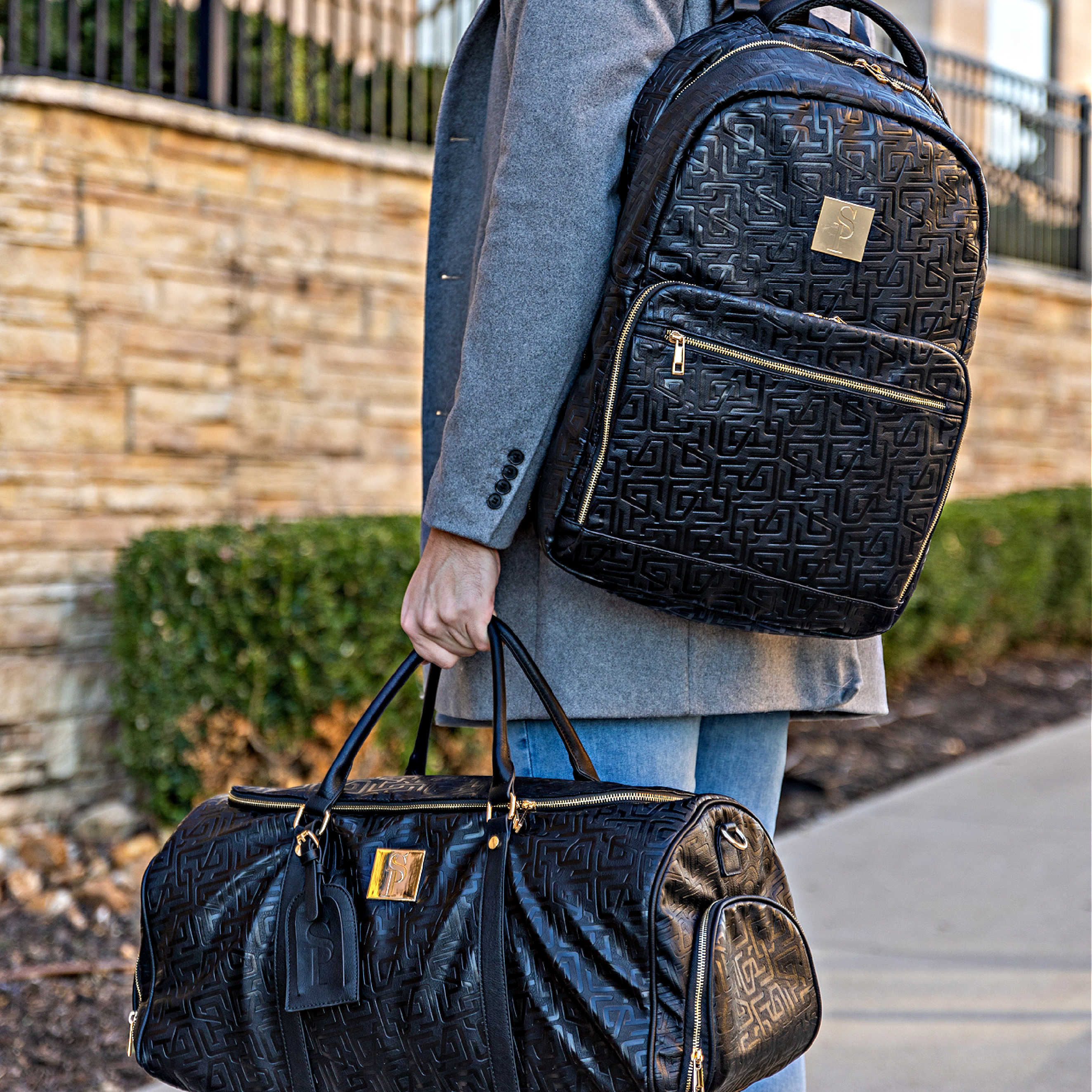 Ensemble de 2 sacs en cuir monogrammé (sac de voyage et sac de sport)