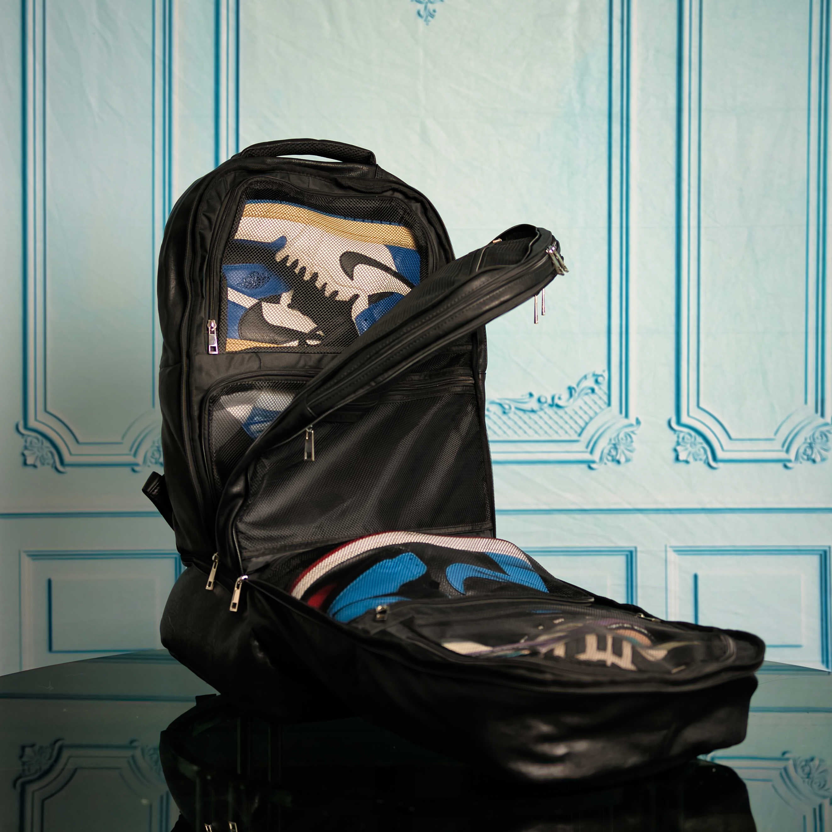 Sac à dos de cabine breveté en cuir noir (seulement 300 exemplaires)