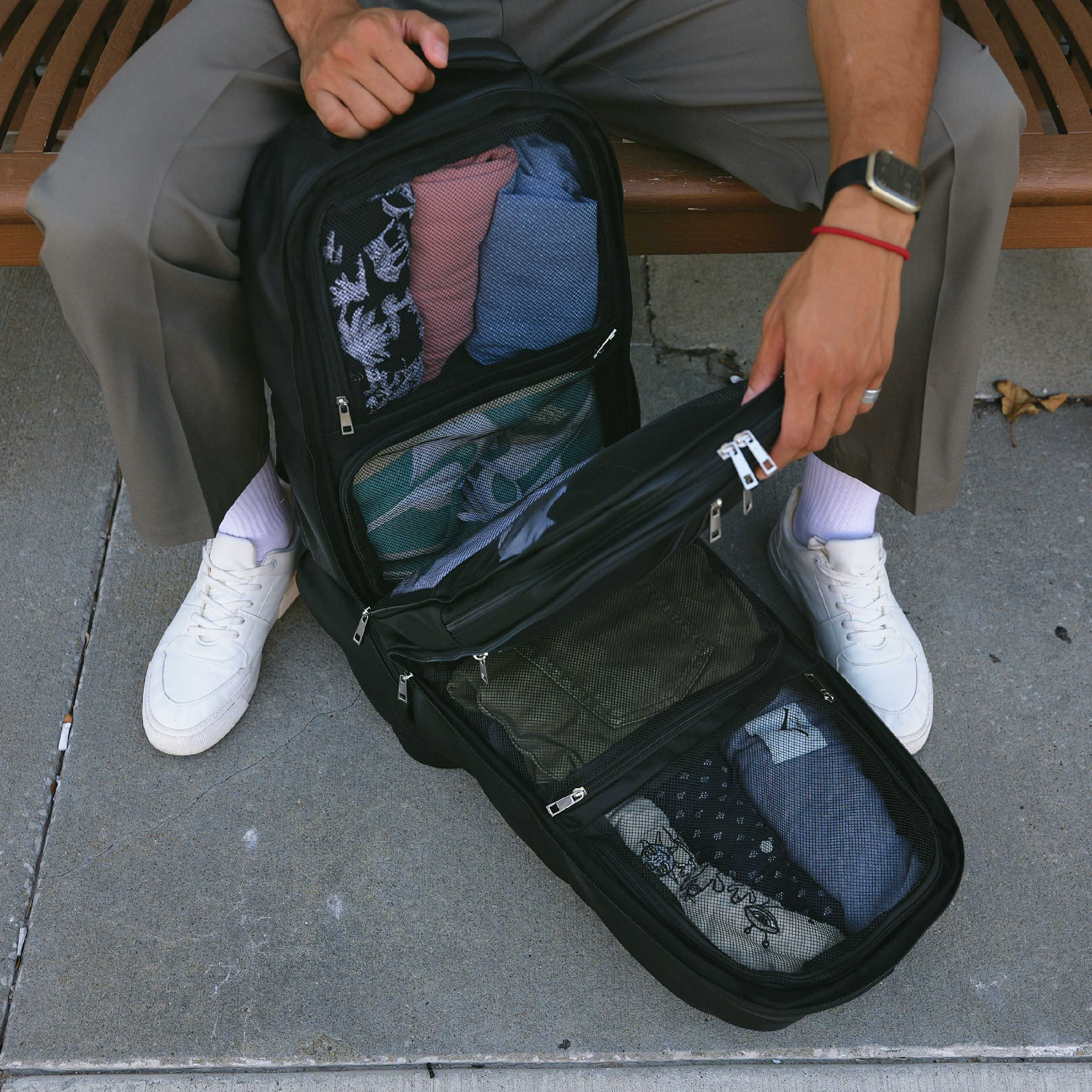 Sac à dos de cabine breveté en cuir noir (seulement 300 exemplaires)