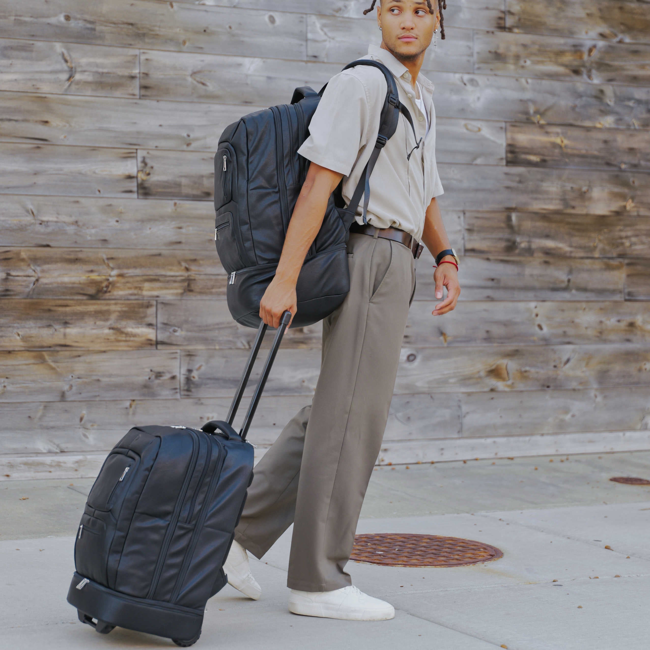 Sac à dos de cabine breveté en cuir noir (seulement 300 exemplaires)