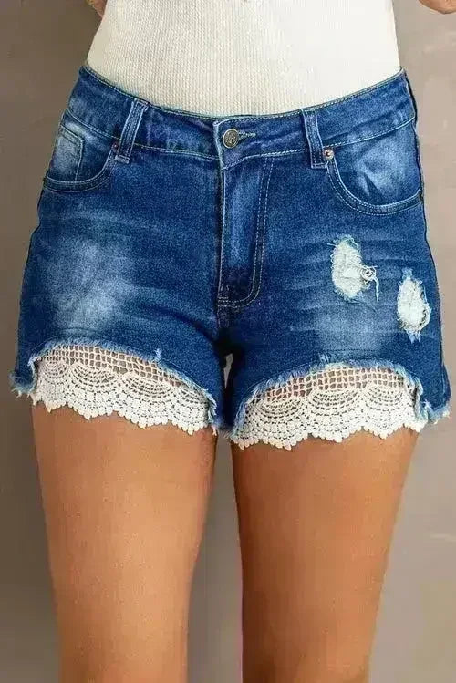 Shorts en jean déchirés avec dentelle