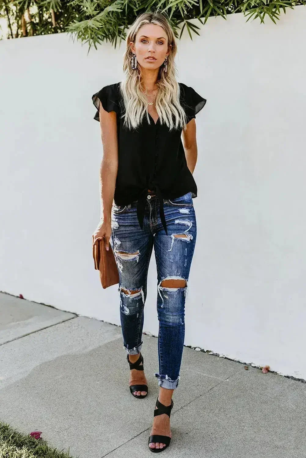 Haut à nouer boutonné noir - Blouse décontractée à col en V | Femstylo