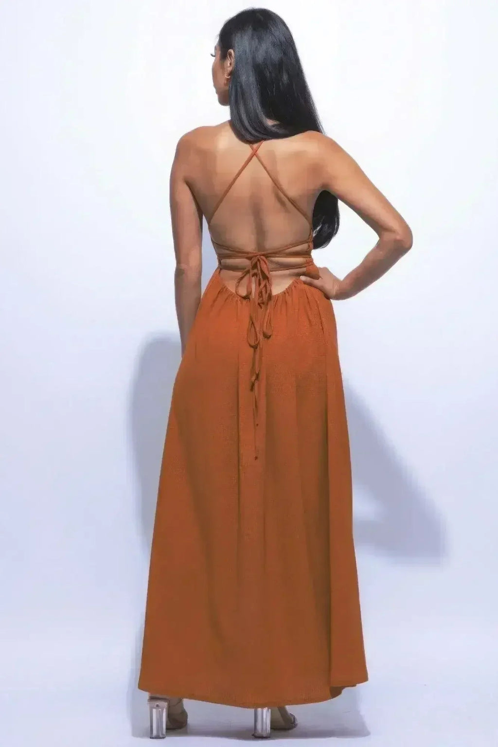Robe longue fendue sur les côtés