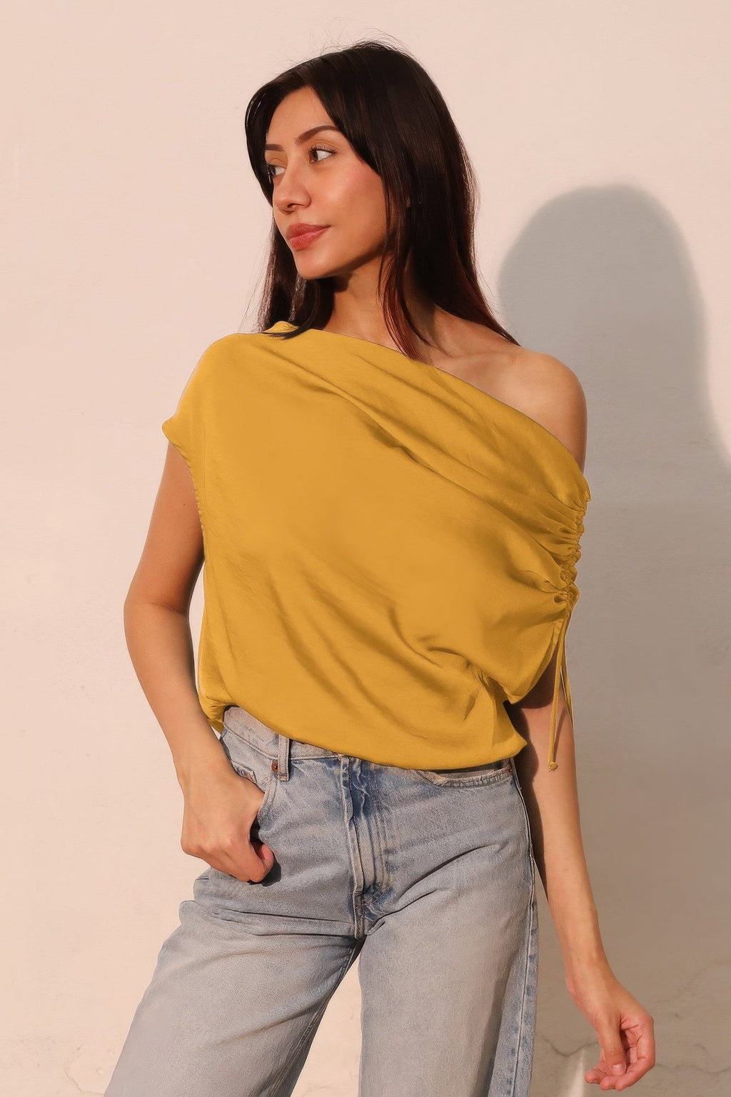 Haut asymétrique à cordon de serrage en polysilk lavé