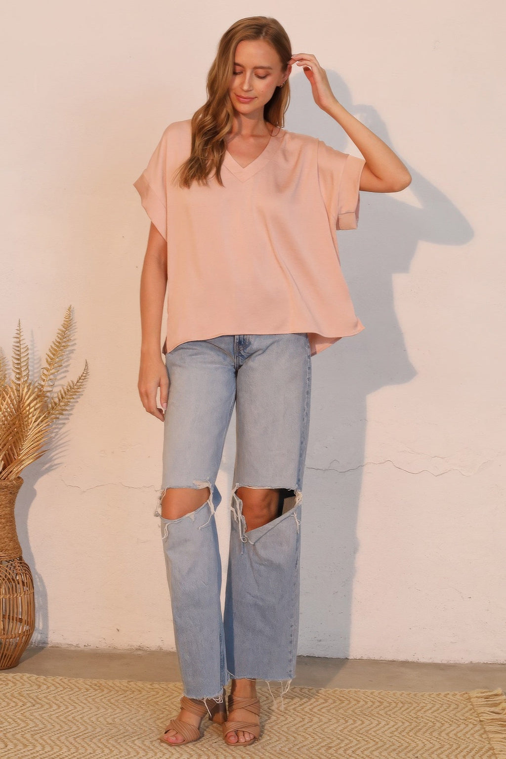 T-shirt col en V en polysilk délavé