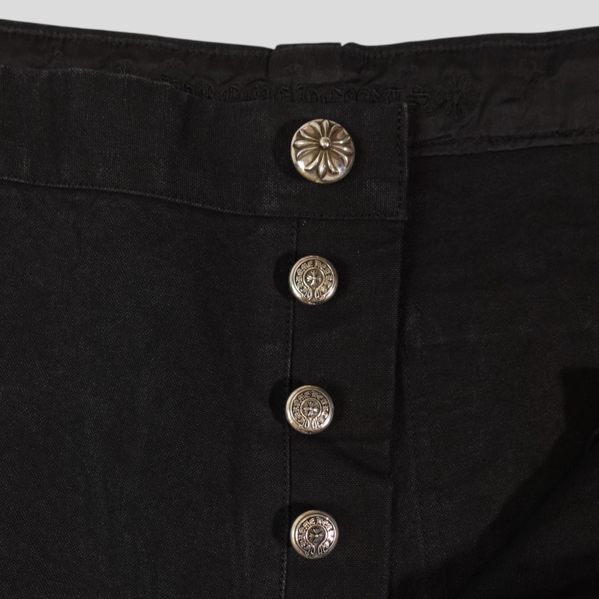 Shorts de charpentier Chrome Hearts 13 Cross Patch noirs