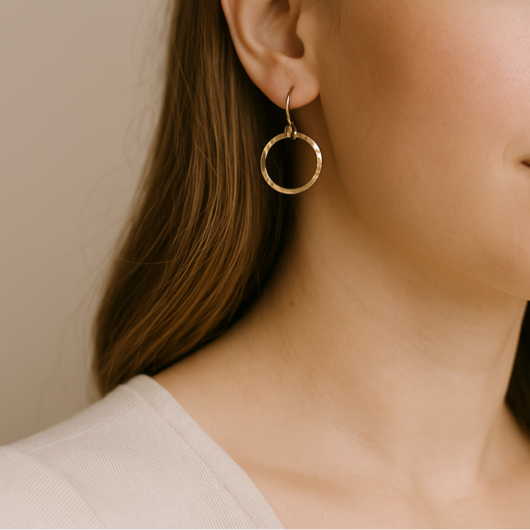 Boucles d'oreilles créoles martelées – 16mm Plaqué Or ou Argent Sterling