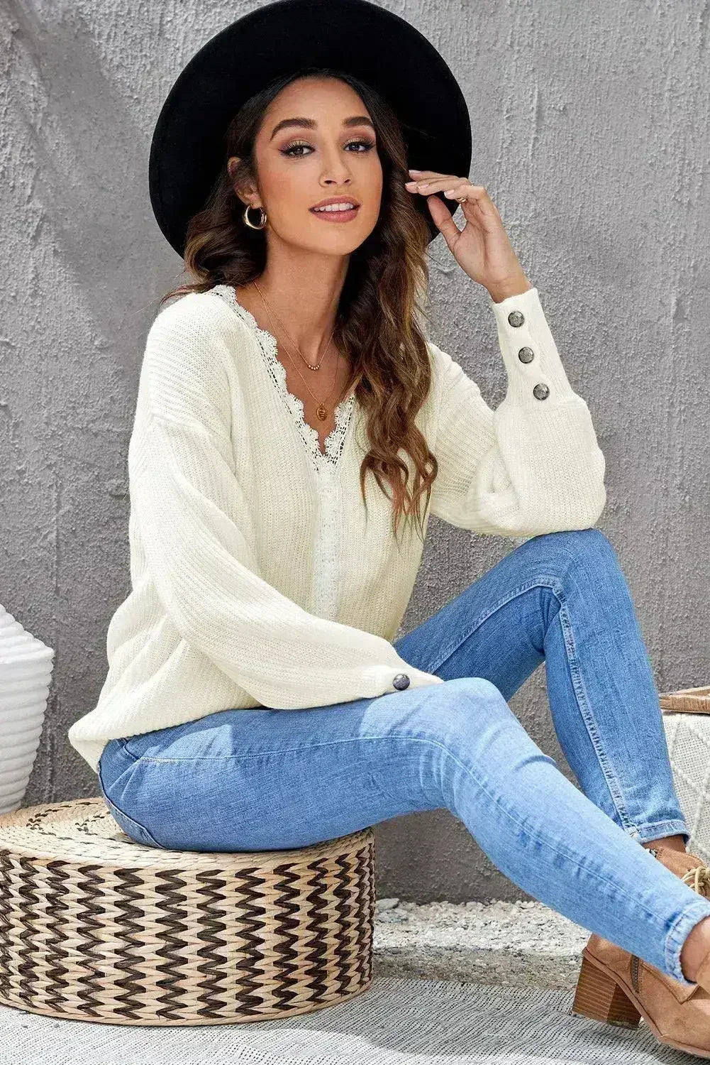 Pull chic en tricot à col en V en dentelle blanche