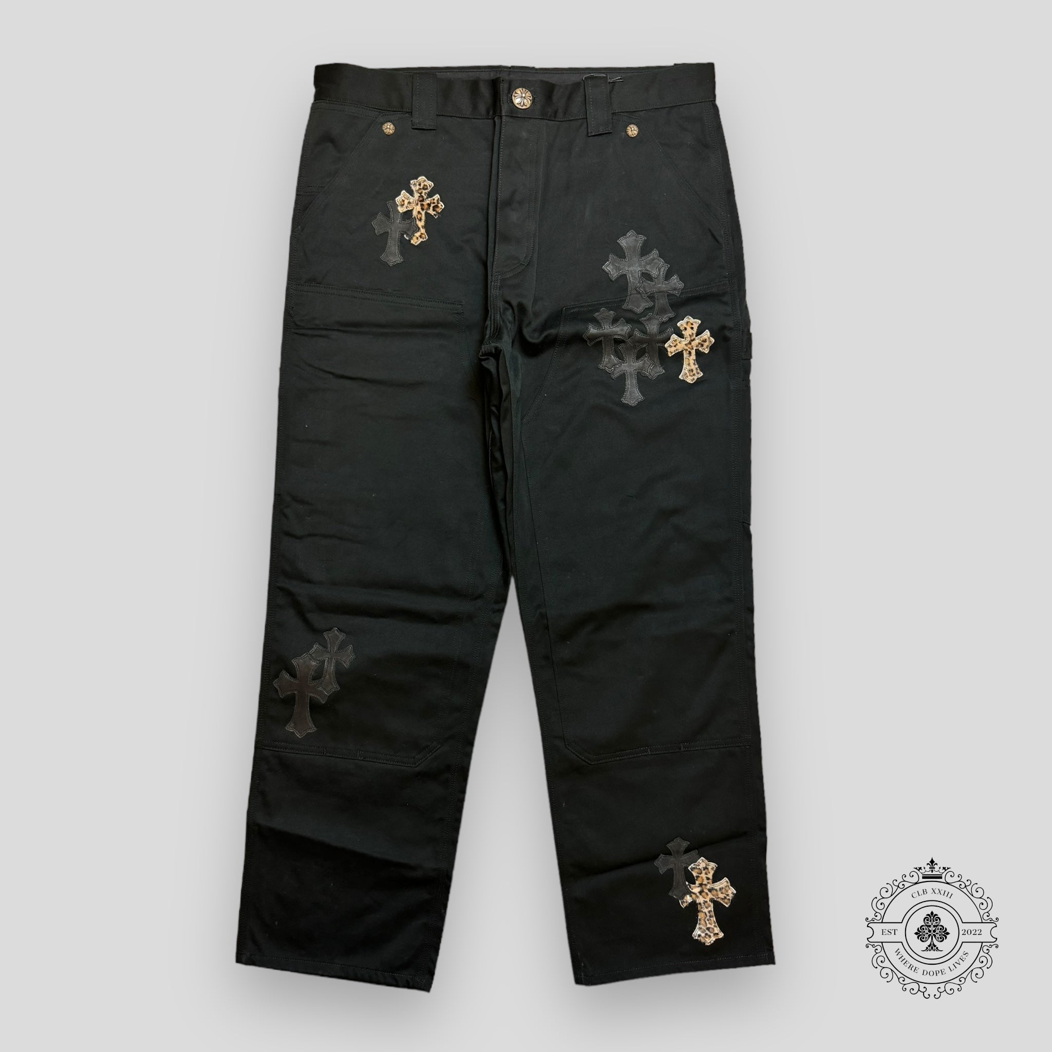Pantalon de charpentier Chrome Hearts à double genou et écussons croisés noir/léopard