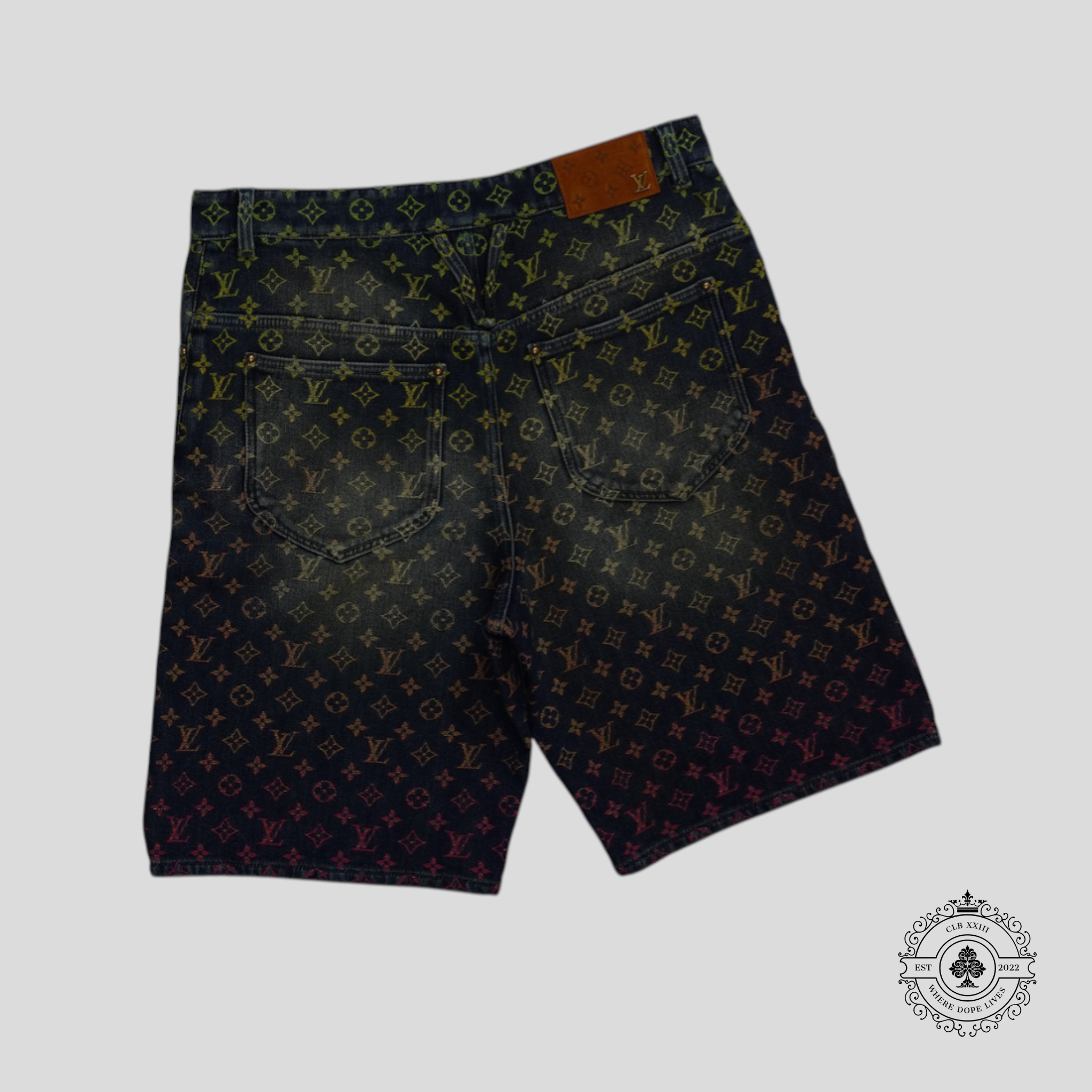 Short en jean Monogram arc-en-ciel Louis Vuitton, délavage foncé