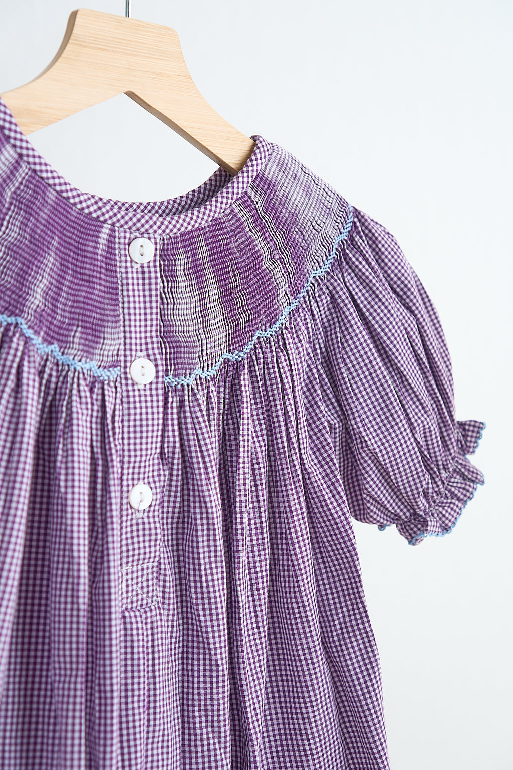 Robe vichy smockée main château violet