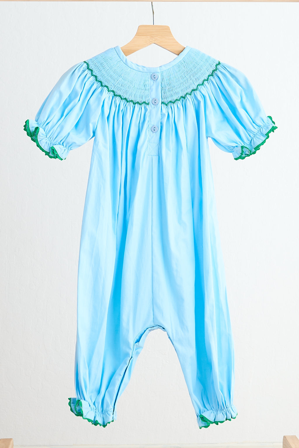 Barboteuse vichy smockée main pour bébé fille "Fée bleue"