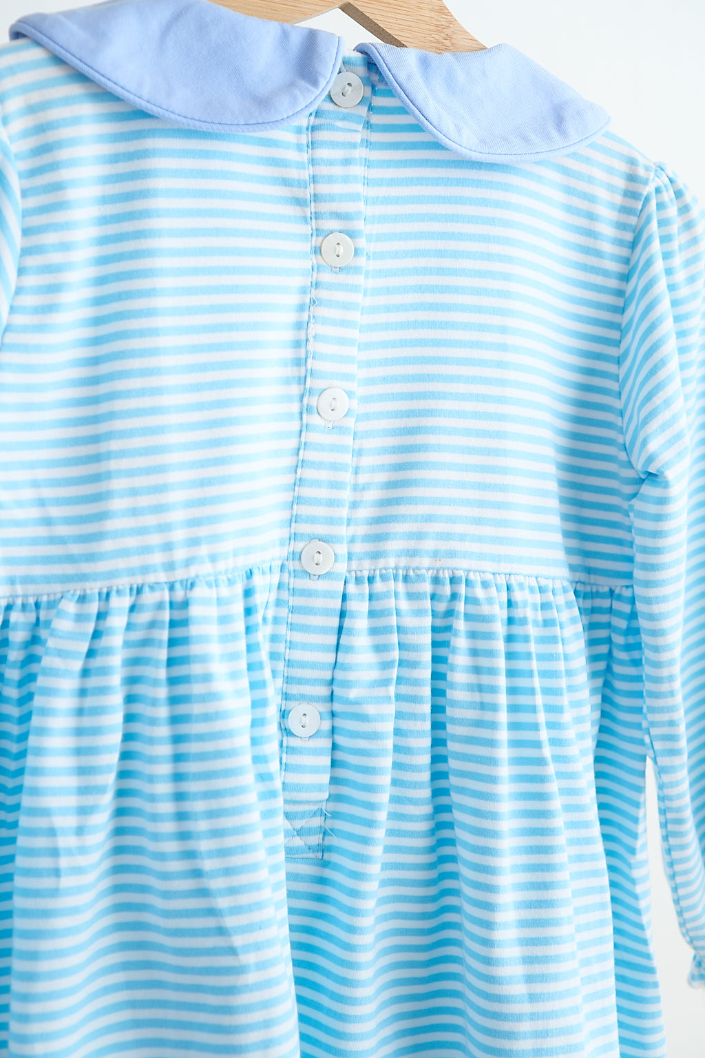Robe à rayures smockée à la main pour chiot bleu