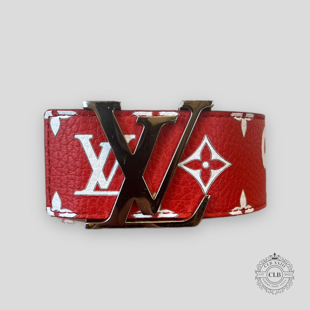 CEINTURE LOUIS VUITTON X SUPREME INITIALES 40MM ROUGE