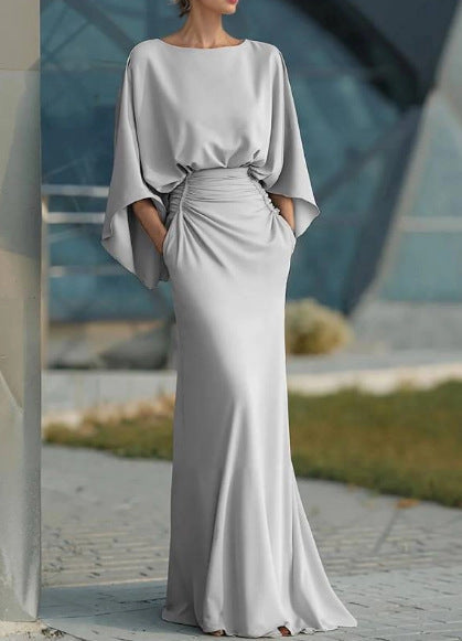 Robe longue élégante pour femme, dos nu, plissée, manches chauve-souris — Robe sirène argentée