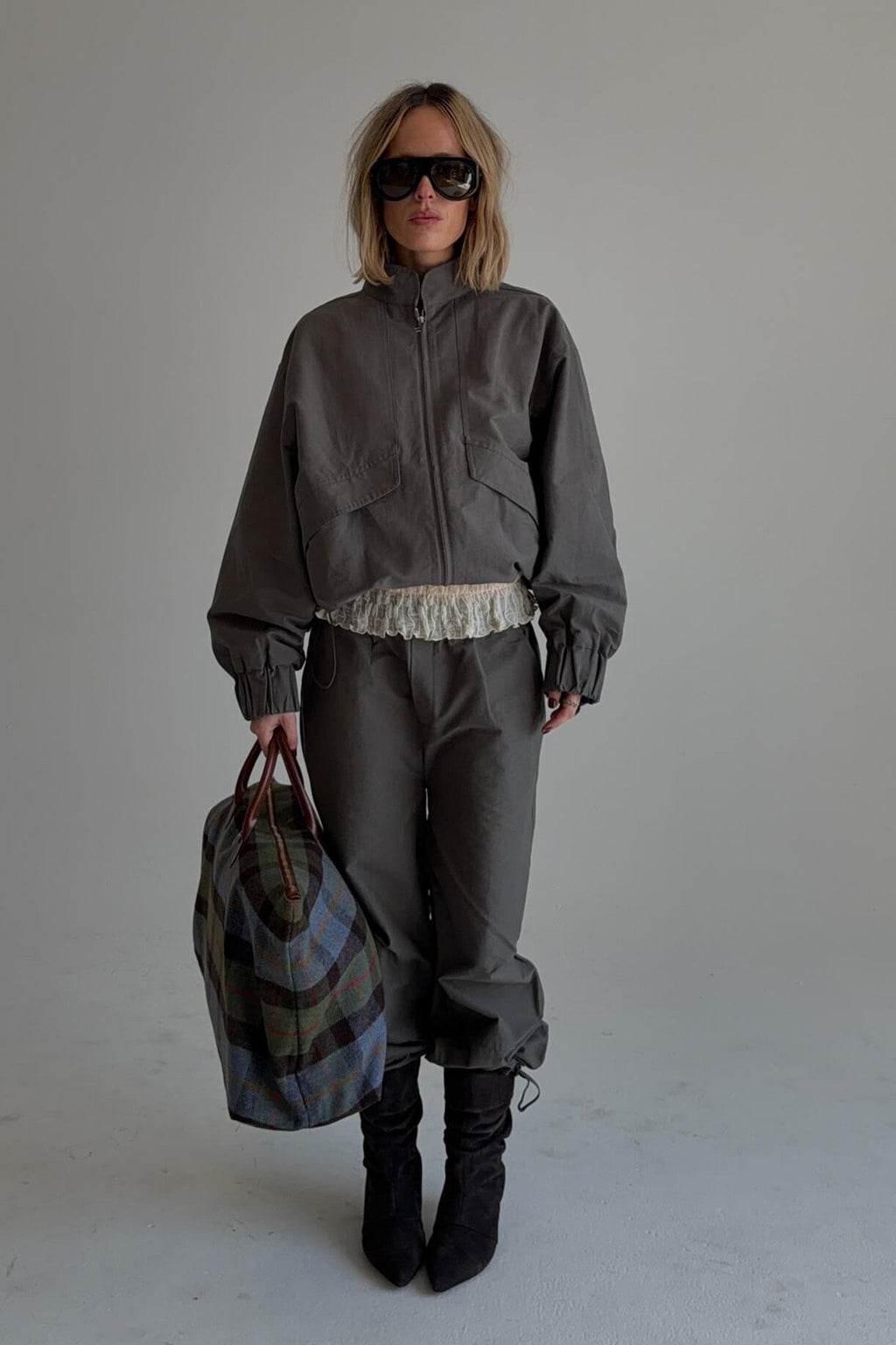 PANTALON SABLE COULEUR CHARBON