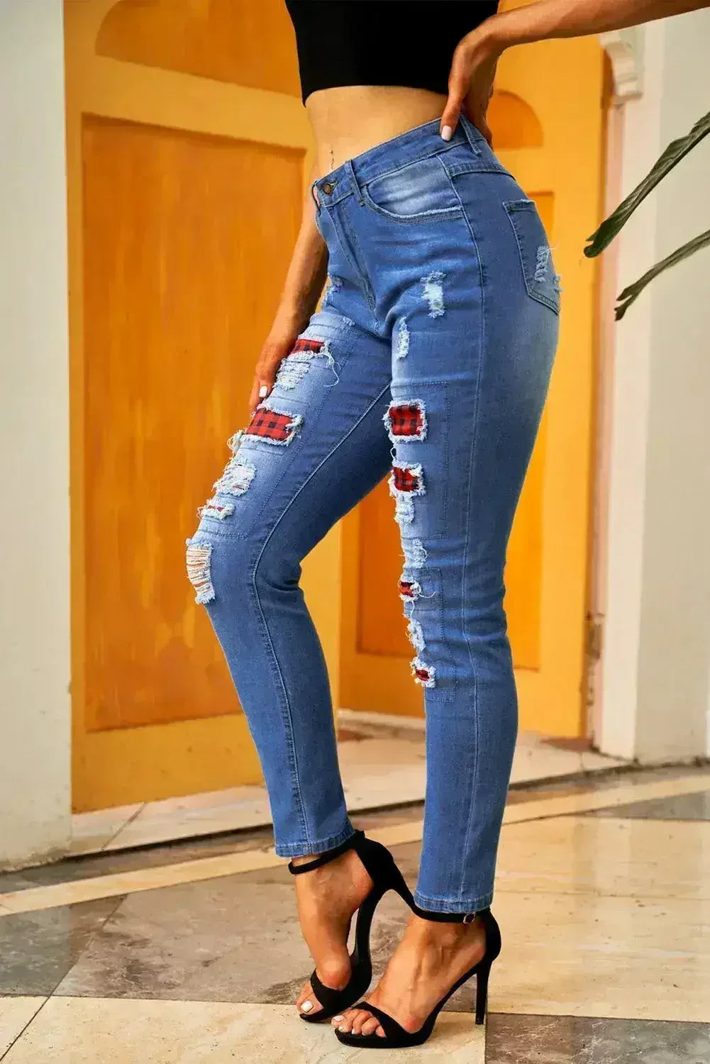 Jean boyfriend droit déchiré à carreaux bleu tendance
