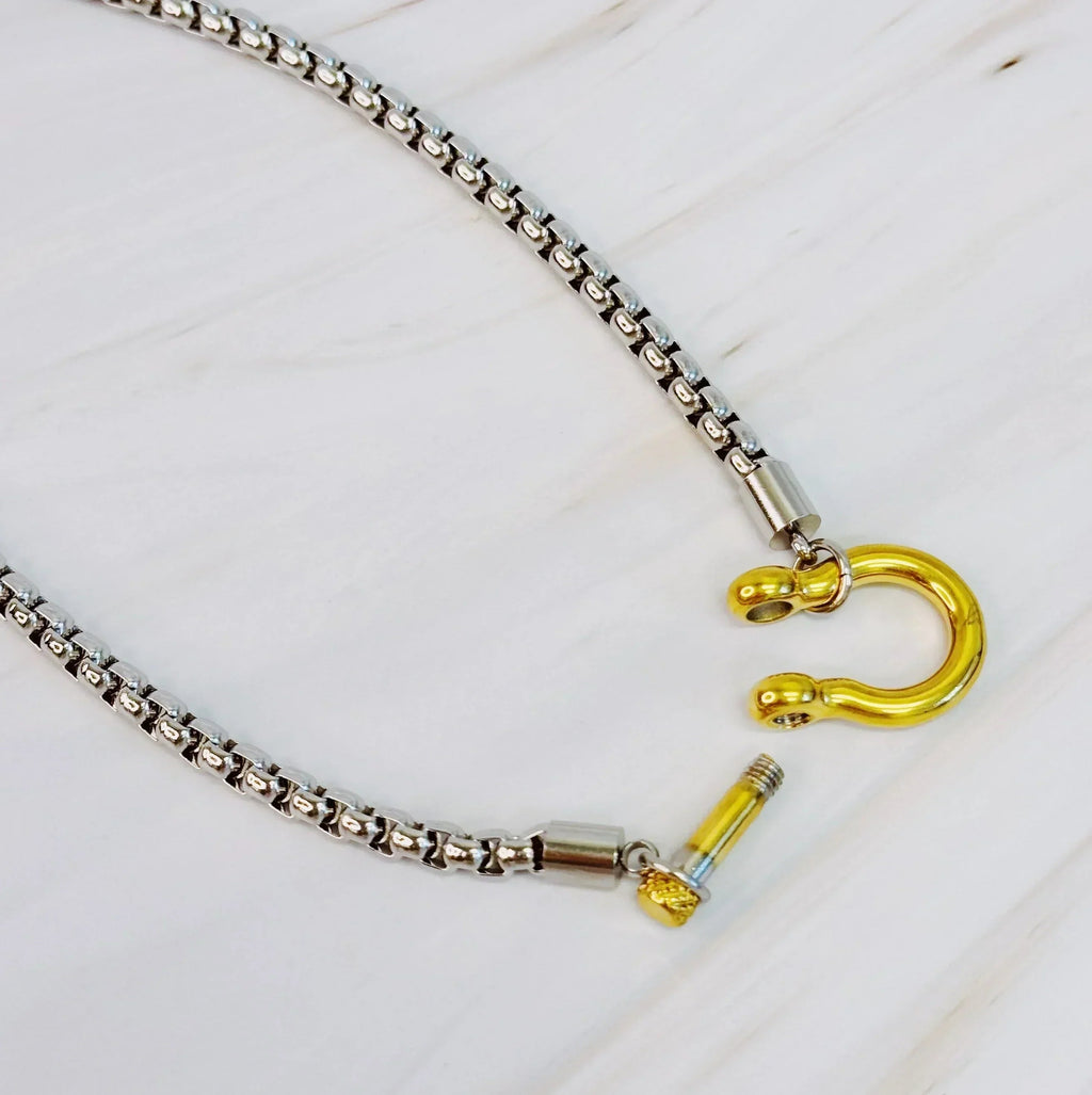 Collier chaîne avec pendentif de luxe