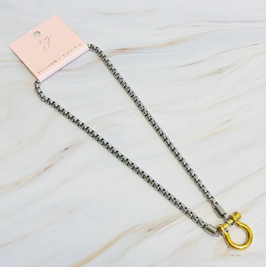 Collier chaîne avec pendentif de luxe