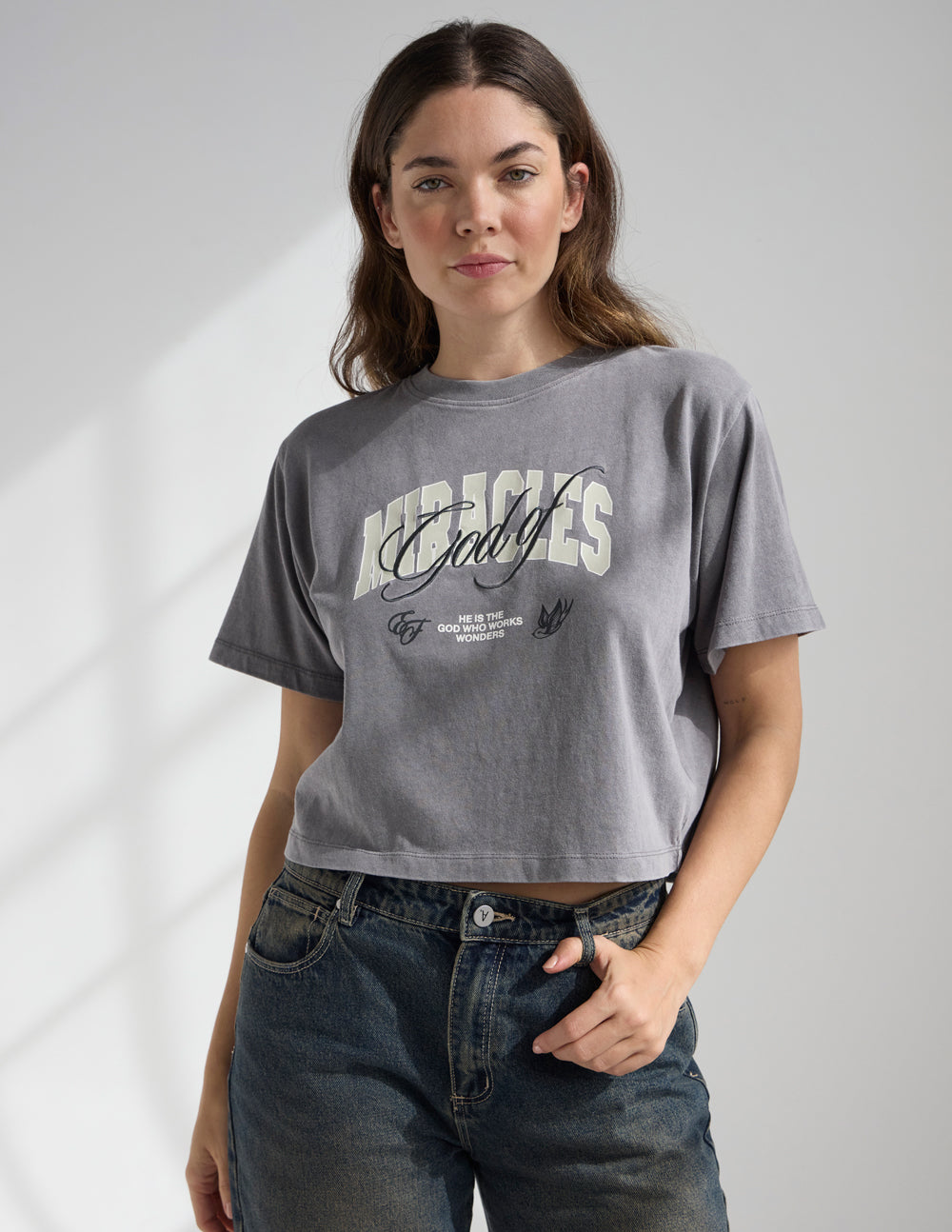 T-shirt court pour femme God of Miracles