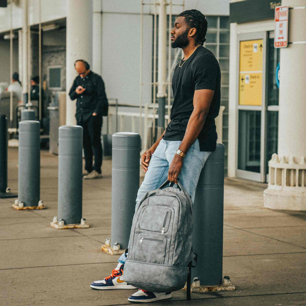 Sac à dos de cabine breveté en cuir gris (seulement 300 exemplaires)