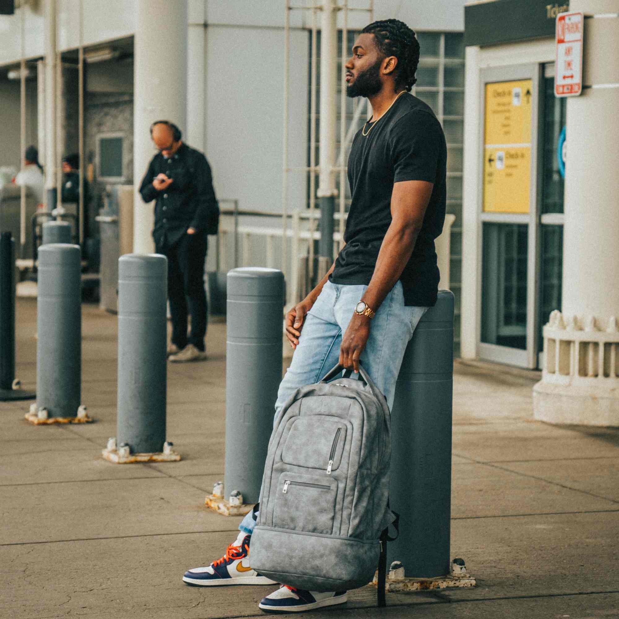 Sac à dos de cabine breveté en cuir gris (seulement 300 exemplaires)