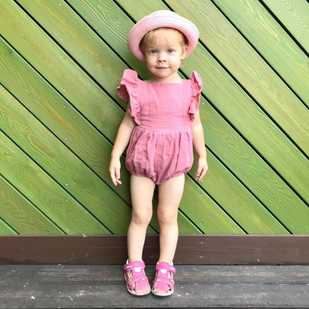 Grenouillères pour nouveau-nés Vêtements de bébé Barboteuse d'été en coton Combinaison une pièce Douce et élégante de style moderne