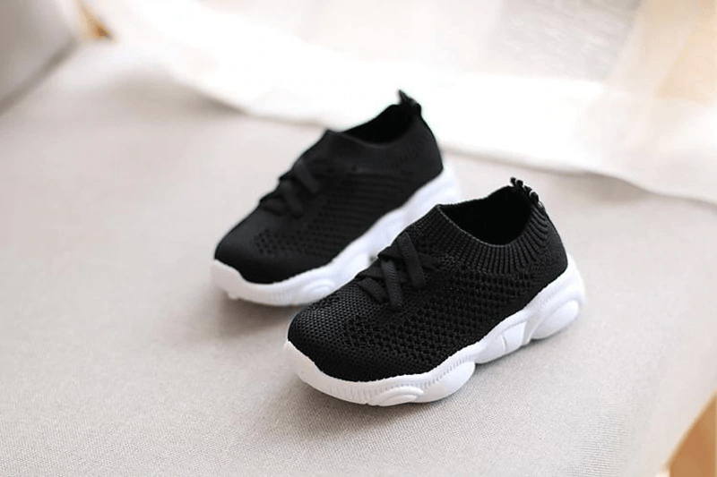 Chaussures de sport modernes pour enfants et bébés, baskets antidérapantes à semelle souple pour bébés, baskets plates décontractées pour enfants, chaussures de sport pour filles et garçons.