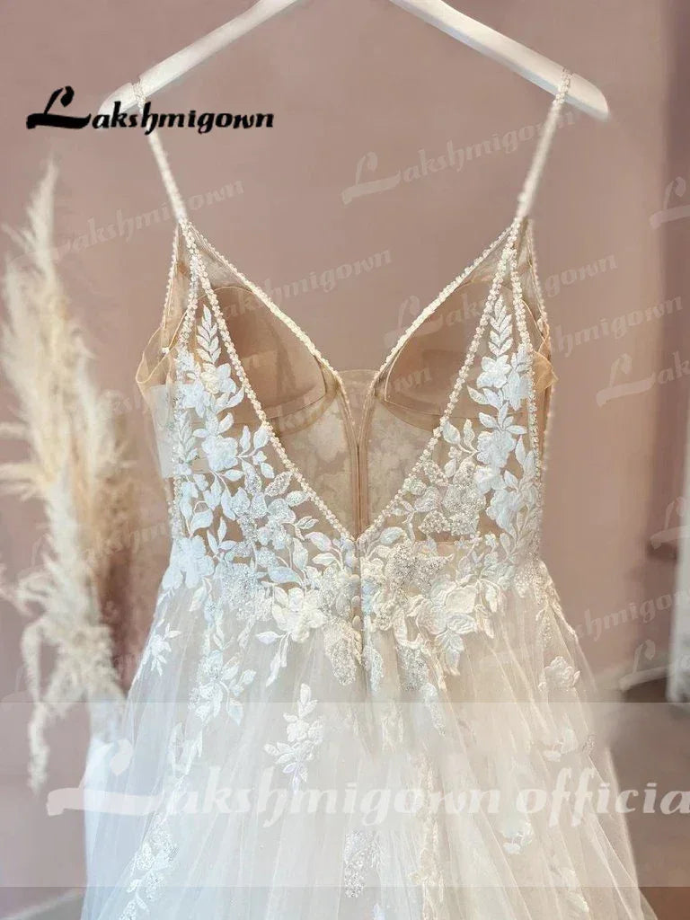 Robe de mariée vintage en dentelle à fines bretelles et décolleté en V, robe de mariée en tulle pour la plage, robe de mariée sur mesure